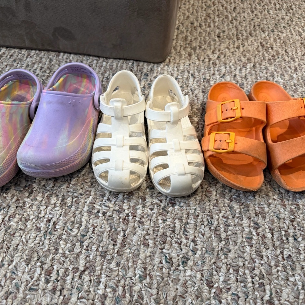 Girl rubber shoe lot size 9/10